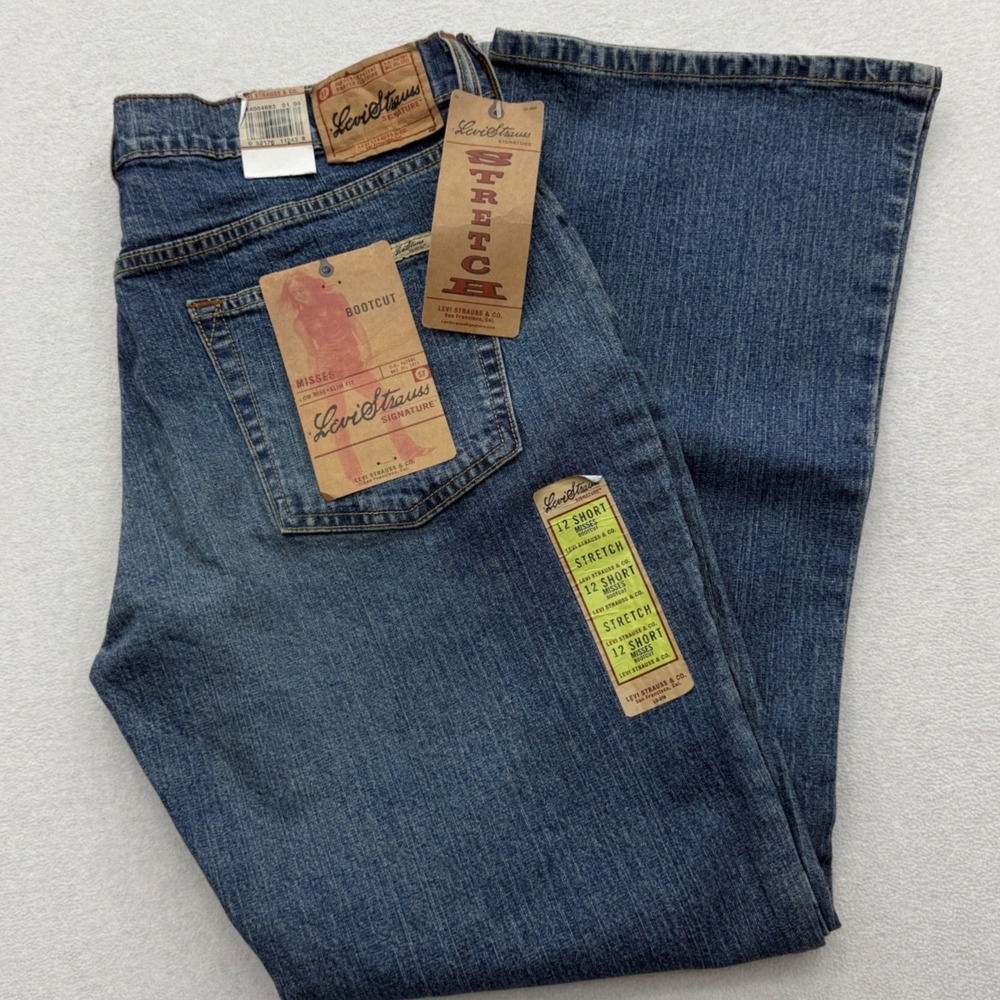 Levi Strauss Bootcut Jeans Womens 12 Short Blue Stretch Denim NWT Casual